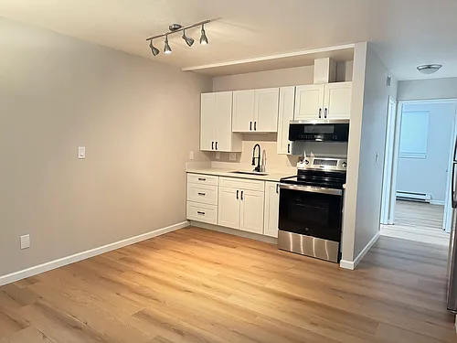 4054 California Ave SW #4 Photo 1