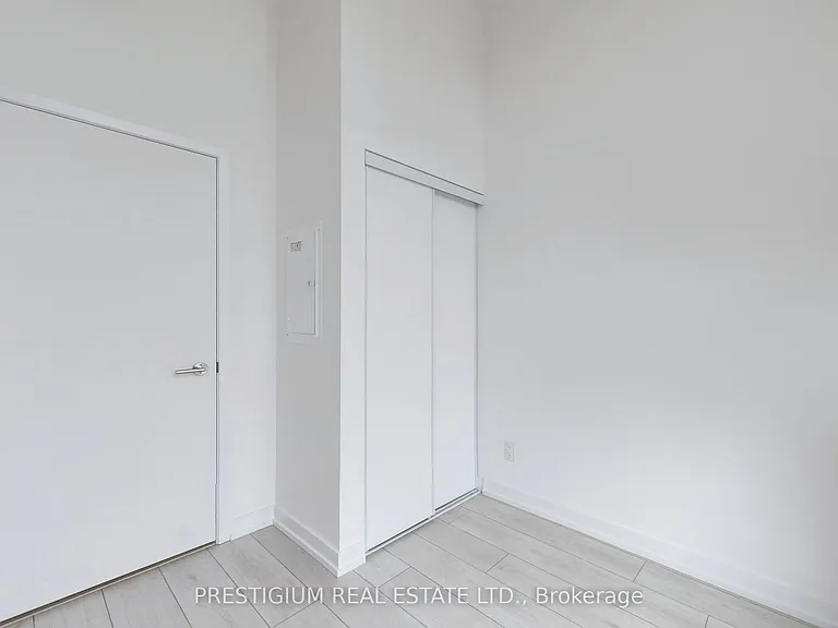 500 Dupont St #208 — Photo 16