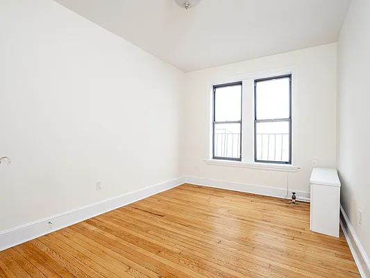 Rented by City Connections Realty | media 15