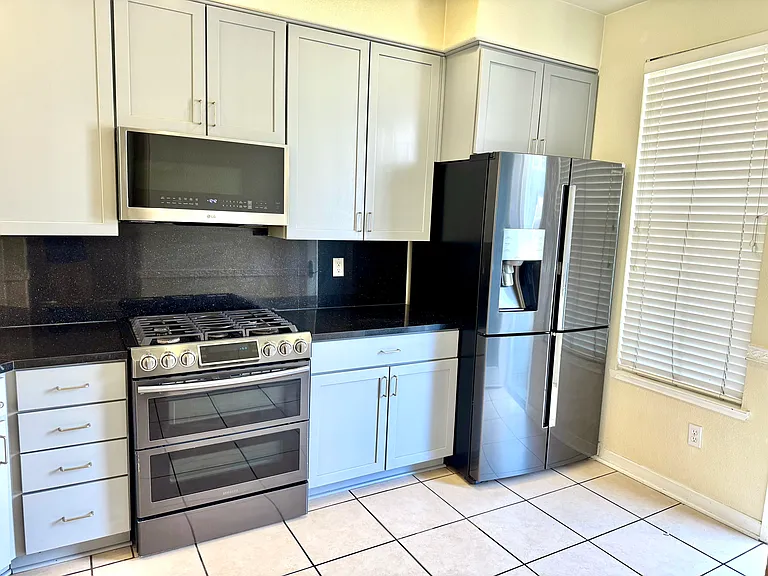 719 Veranda Cir — Photo 3