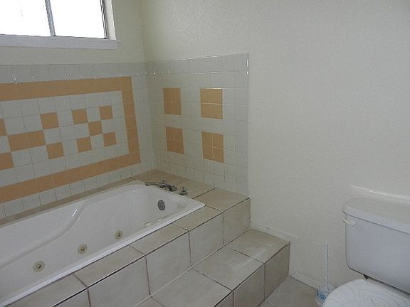 3rd image of 7921 Hillmont Dr