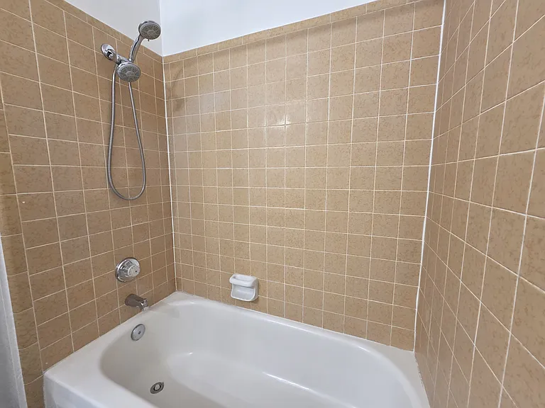 2201 Monroe St #301 — Photo 15