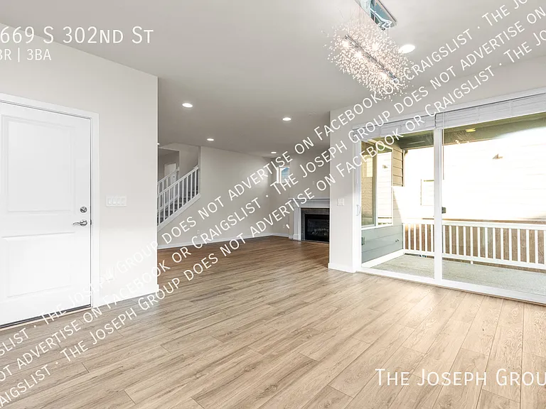 5669 S 302nd St — Photo 11