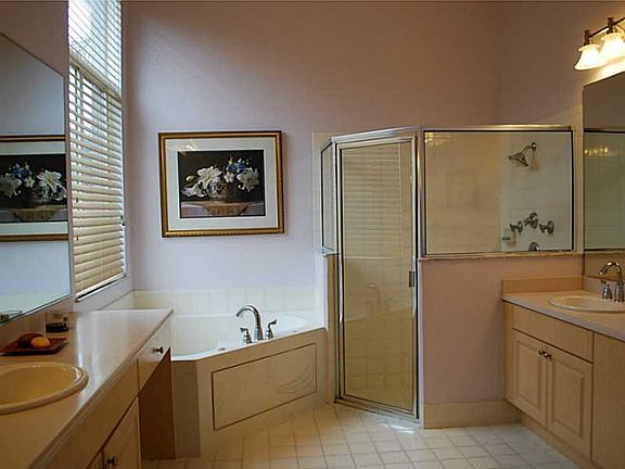 4th image of 19203 SW 60th Ct