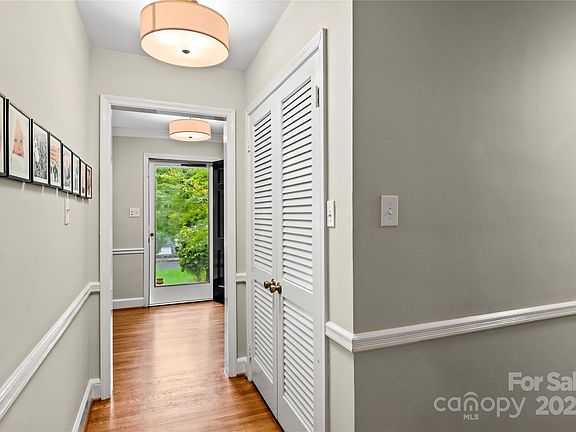 2nd image of 431 Hearthside Dr
