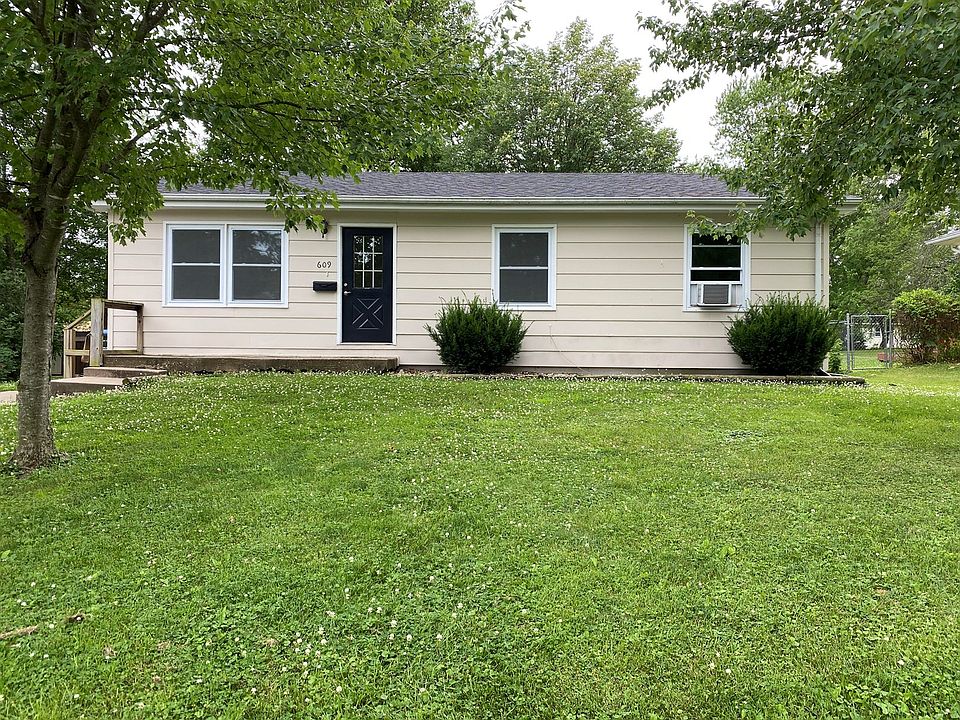 1st image of 609 W Hildreth St