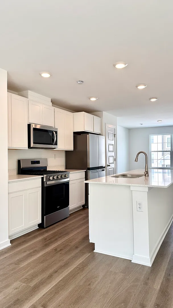Building Photo - 863 Briar Glen Ct #863