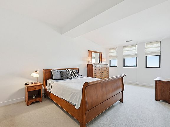 5th image of 72 Ashland St APT 410