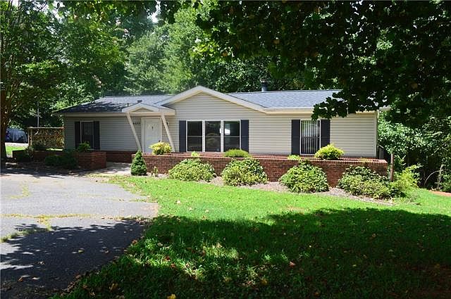 1st image of 4489 Lakehill Dr