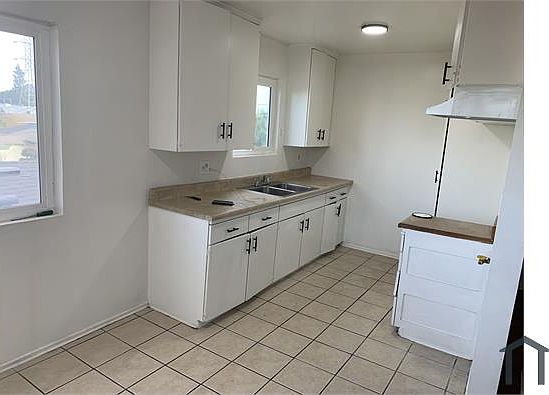1st image of 1102 W 97th St APT 2
