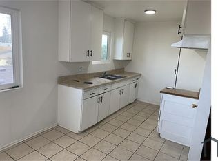 1102 W 97th St APT 2, Los Angeles, CA 90044