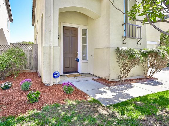 3rd image of 60 Idlewood Dr