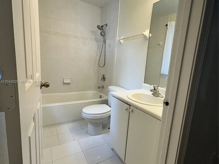 2704 SE 15th Pl — Photo 10