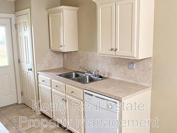 5th image of 109A Country Ln