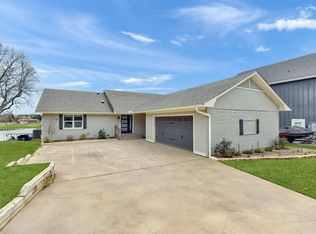 102 Blackfoot Trl, Lake Kiowa, TX 76240