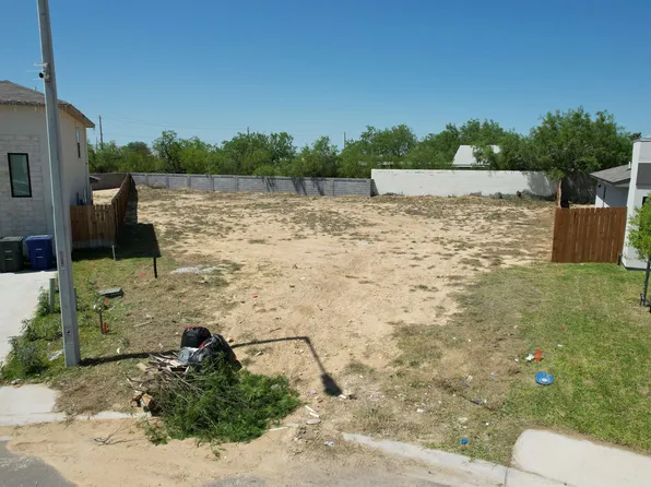 104 Gillian Dr, Laredo, TX 78043