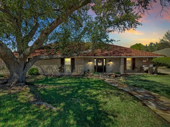 1111 Berkshire Ct, Trophy Club, TX 76262