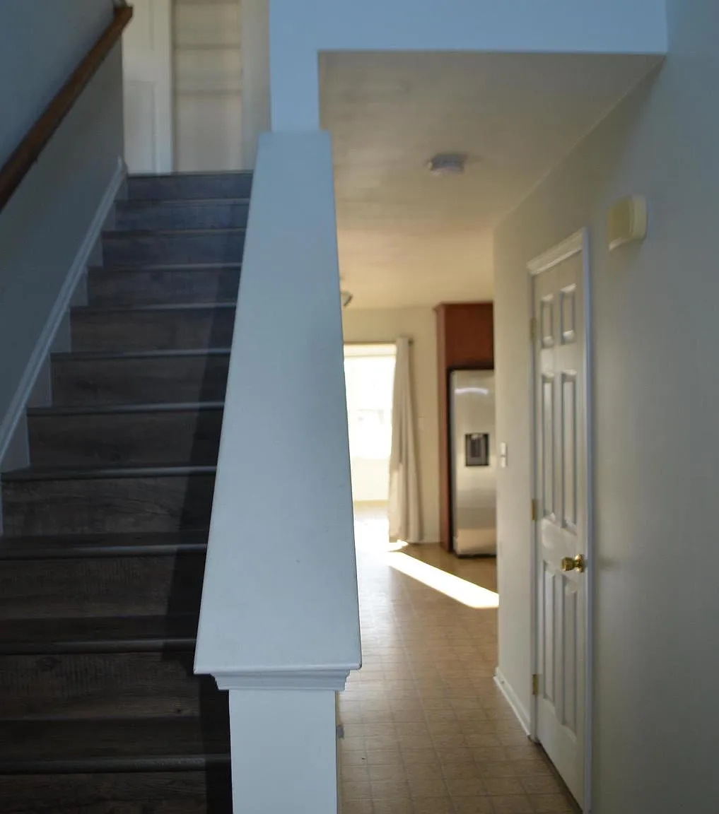 4 bed, 2.5 bath, 2152 sqft, $2,900 — Photo 2