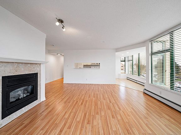 4th image of 15466 N Bluff Rd #303