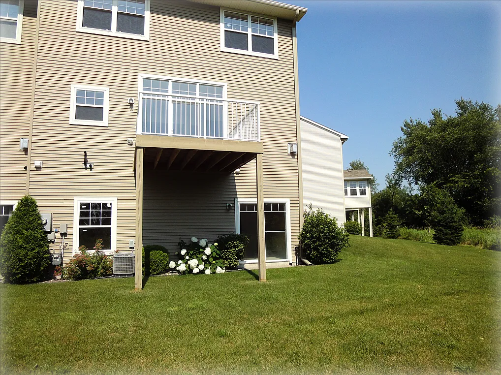 3 bed, 2146 sqft, $2,650 — Photo 3