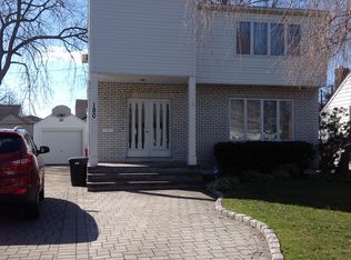 180 Gordon Rd, Valley Stream, NY 11581