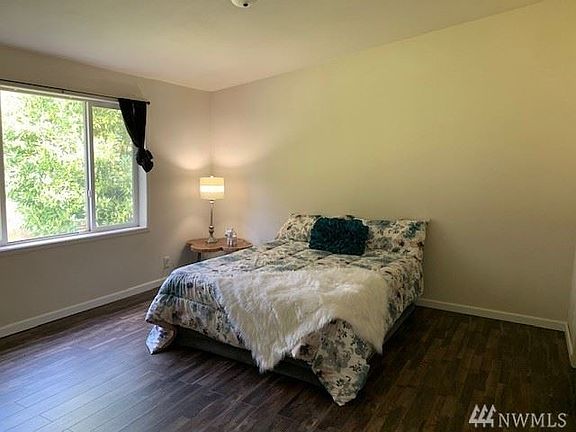 4th image of 15235 McIntosh Valley Ln SE