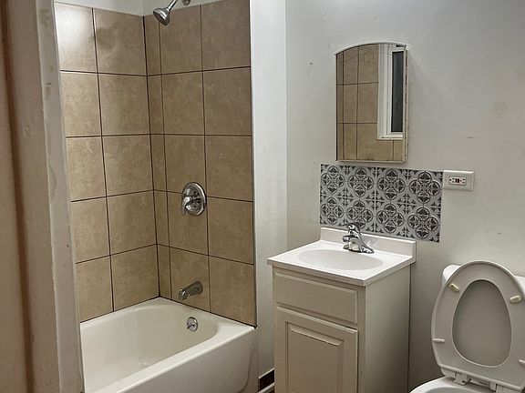 4th image of 4246 W North Ave Unit 1