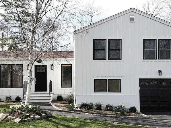 27 Mary Ln, Riverside, CT 06878