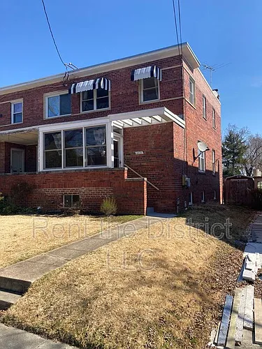 4819 8th St NE Photo 1