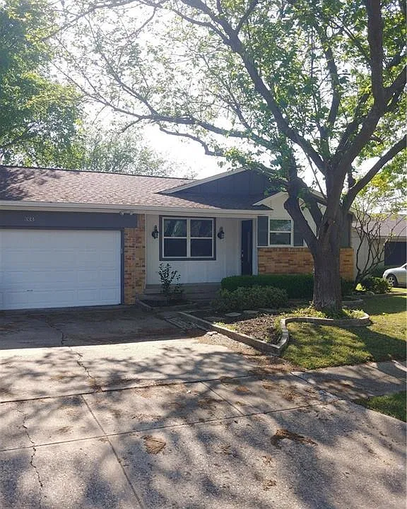 333 Hilltop Ln