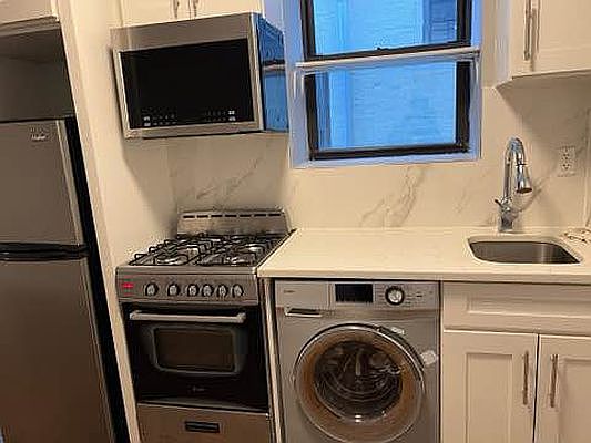 1st image of 118 E 103rd St APT 23