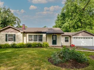 7047 N Willow Spring Rd, Long Grove, IL 60060