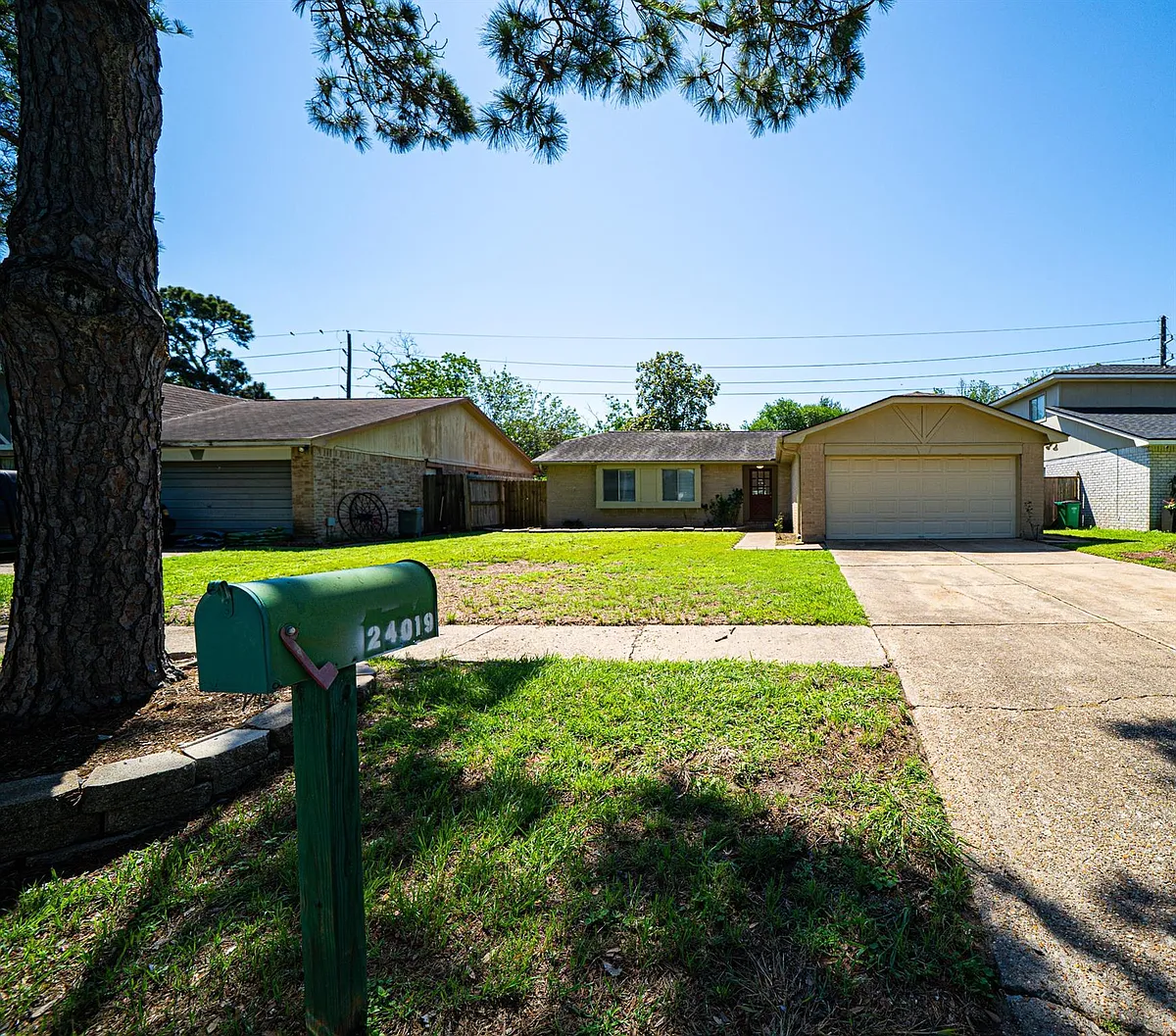 Building Photo - 24019 Pepperrell Place St