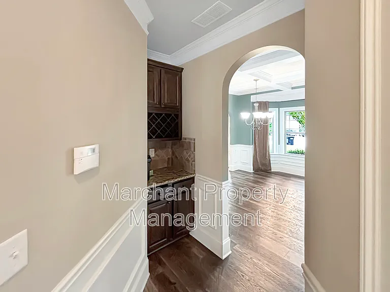 32 Governors Lake Way — Photo 8