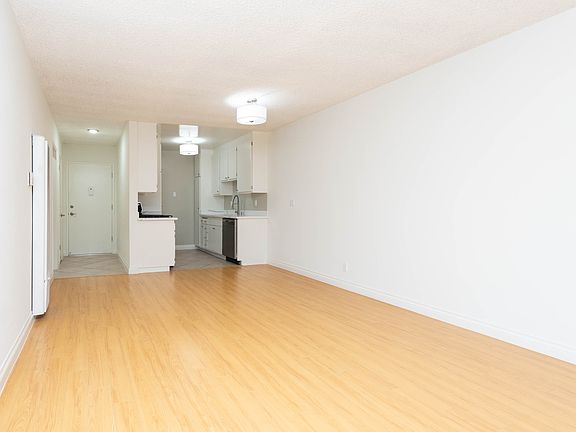 3rd image of 1810 Purdue Ave APT 11