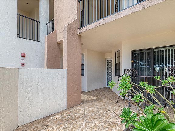 5th image of 7312 Fairfax Drive #102