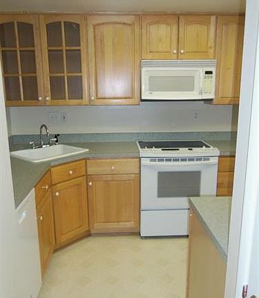 3rd image of 15300 Wallbrook Ct #47-3C