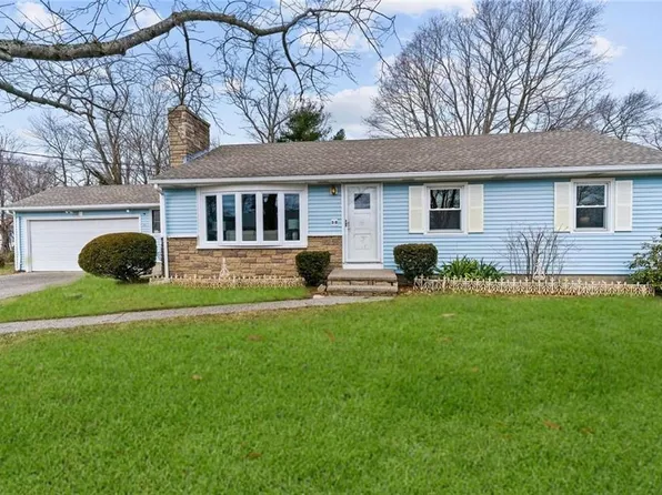 30 Nancy Dr, Cumberland, RI 02864