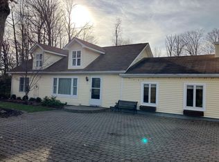 7 Carroll Dr, Highland Mills, NY 10930