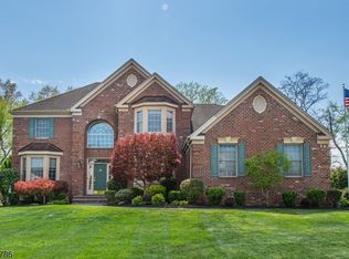 20 Ralph Dr, Fairfield, NJ 07004