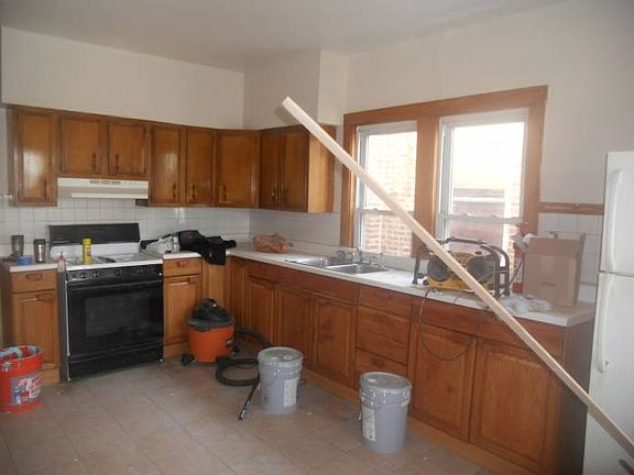 2nd image of 2254 N Laramie Ave #2