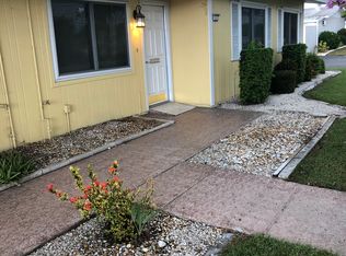 1001 Rickenbacker Dr, Sun City Center, FL 33573