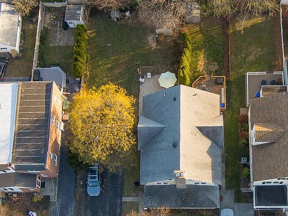 2nd image of 139 Campbell Ave