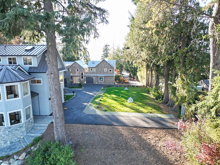 3957 W Barrett Ln — Photo 45