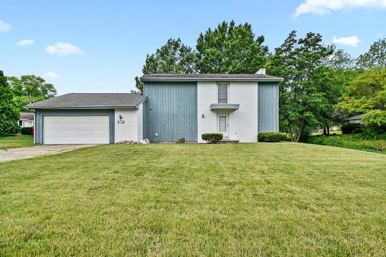 2201 S Duncan Rd photo 1