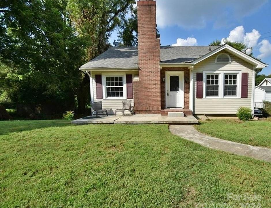 1st image of 906 W Walnut Ave