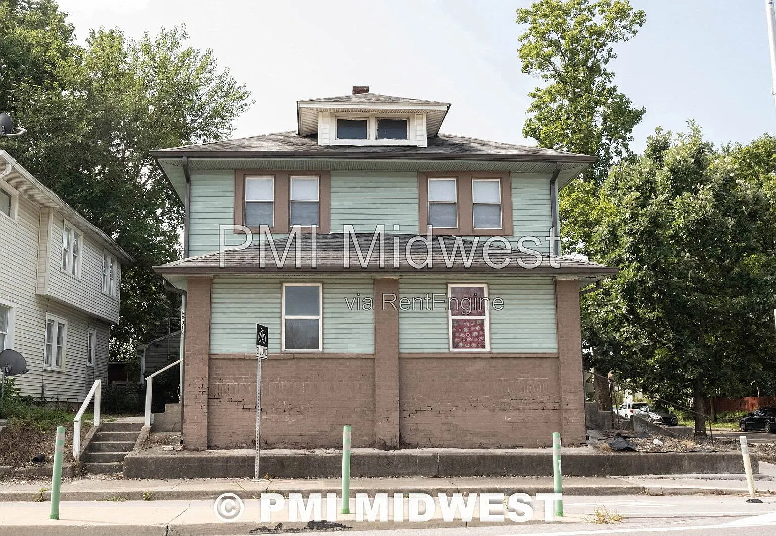 4 bed, 2.0 bath, 900 sqft, $1,450 — Photo 1