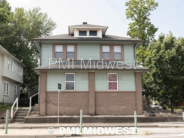 2201 E New York St #B — Photo 3