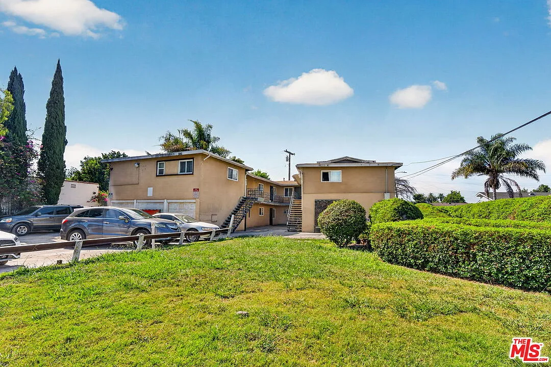 2 bed, 1.0 bath, 750 sqft, $1,899 — Photo 1