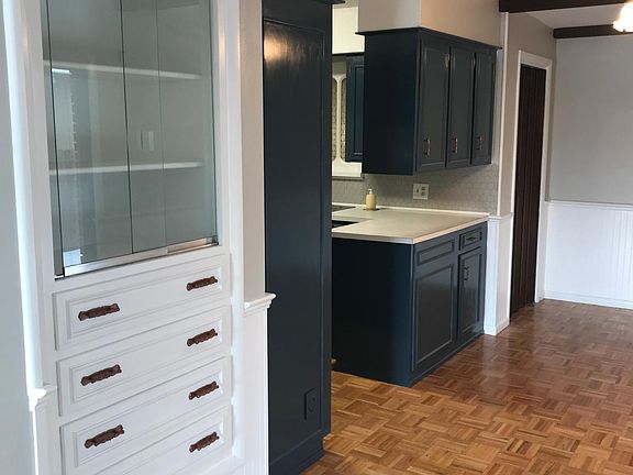 3rd image of 1048 Mojave St
